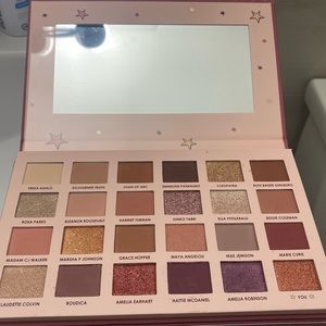 BRAND NEW, never used Ciate London I am a Woman - 24 color eye shadow palette